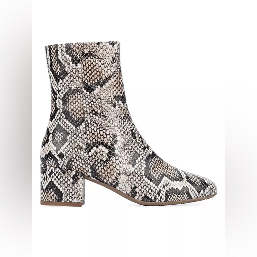 Aquatalia's Leonora Booties